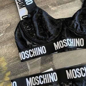 NWT Moschino Lace Underwire Bra & Panty Set with Logo Trim size 2 small